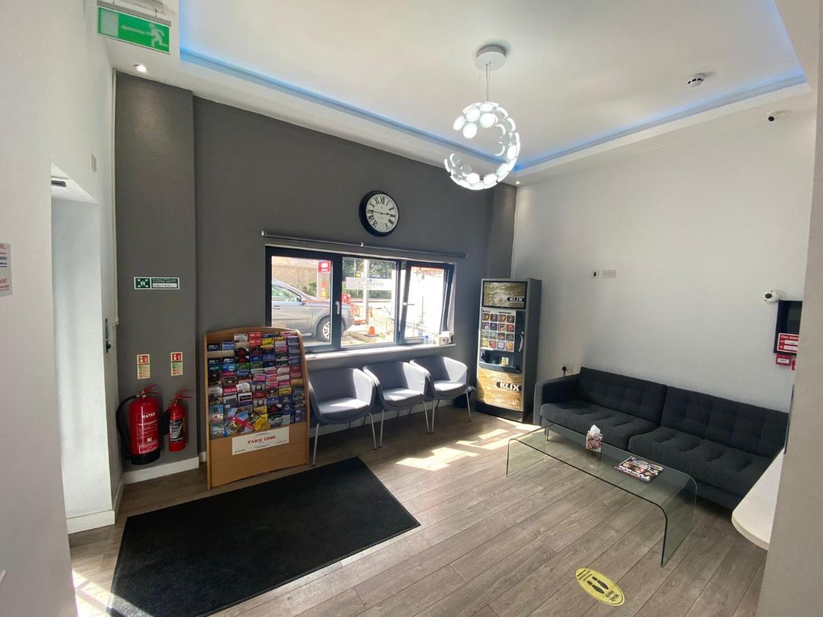 Sky Nights Hotel London Heathrow Hillingdon Eksteriør bilde