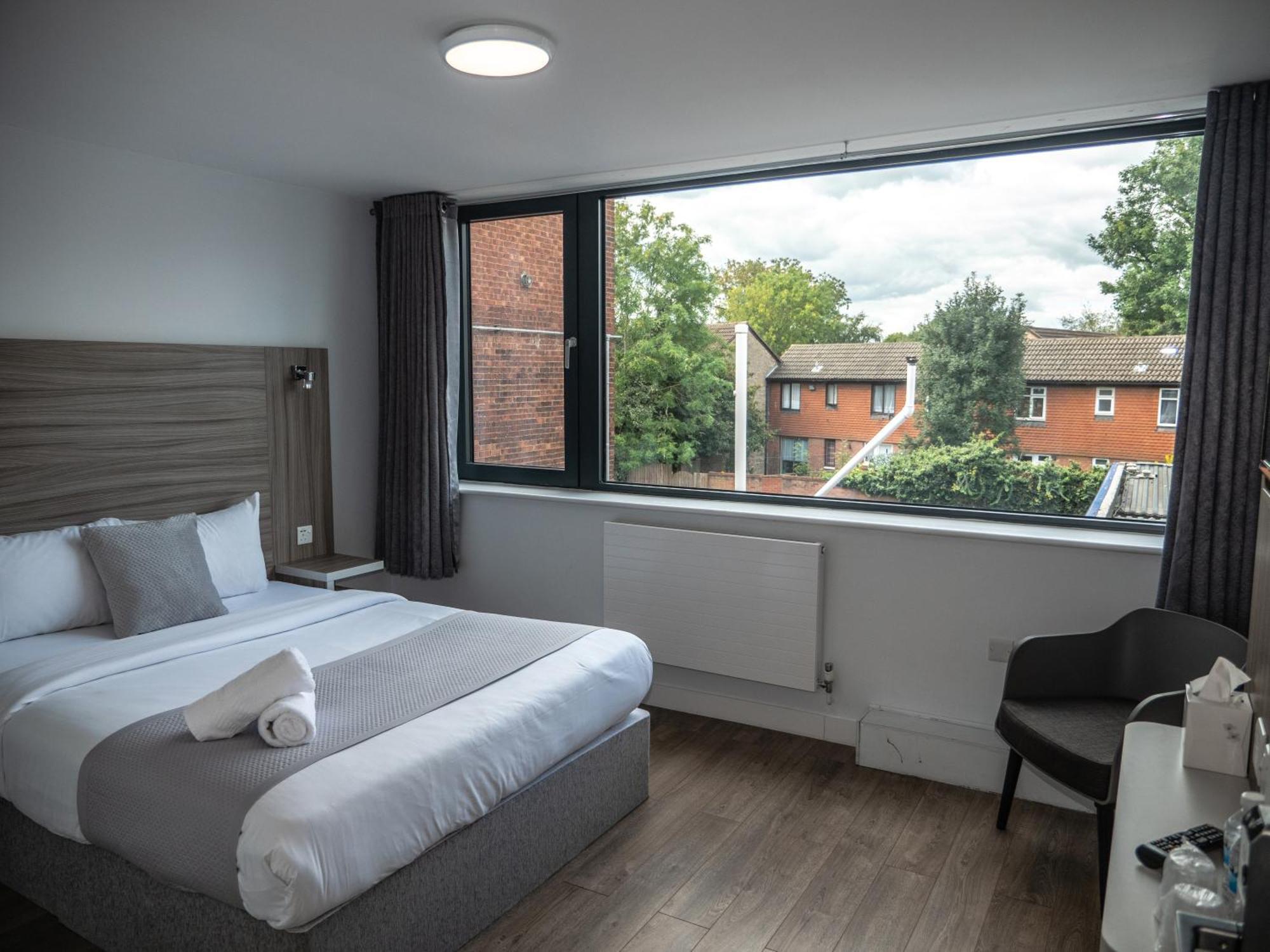 Sky Nights Hotel London Heathrow Hillingdon Eksteriør bilde